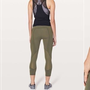 Lululemon Pace Rival Crop- Medium rise, Ruby color, size 10